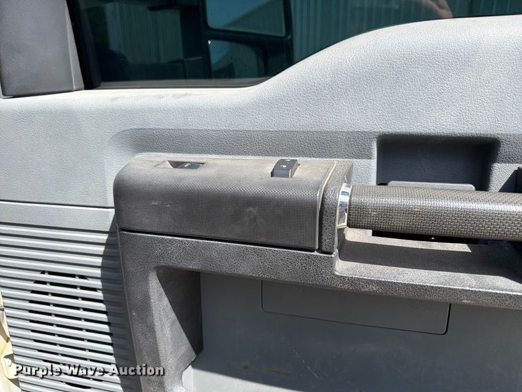image for item FN2042 2016 Ford F550 Super Duty utility / service truck
