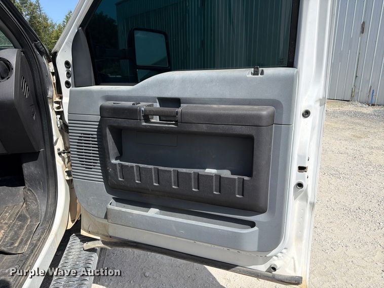 image for item FN2042 2016 Ford F550 Super Duty utility / service truck