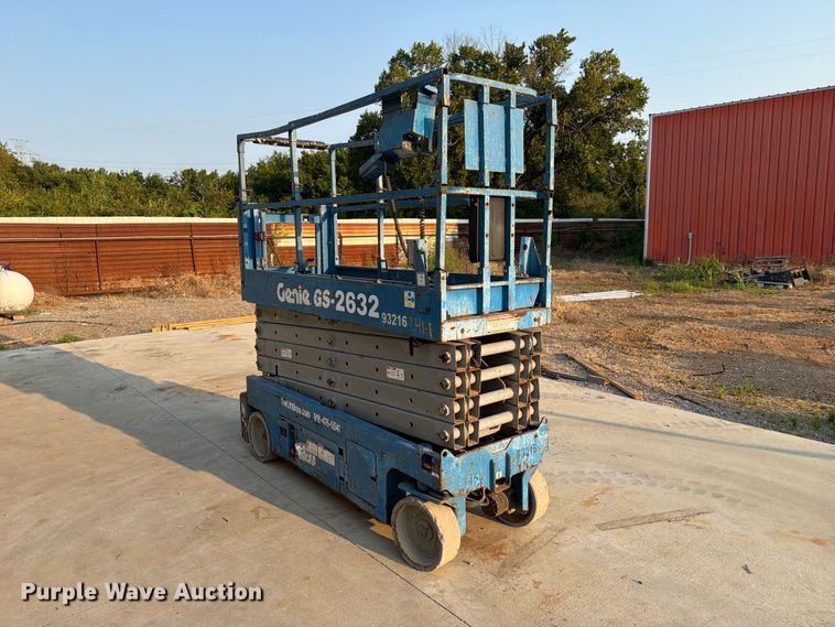 image for item FN2544 2008 Genie GS-3232 scissor lift