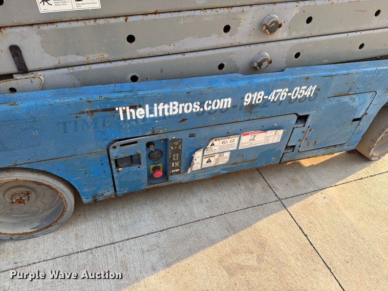 image for item FN2544 2008 Genie GS-3232 scissor lift