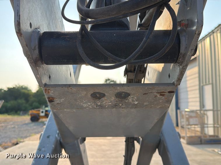 image for item FN2544 2008 Genie GS-3232 scissor lift