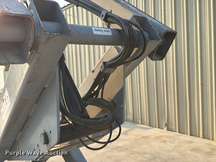 image for item FN2544 2008 Genie GS-3232 scissor lift