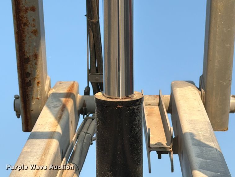 image for item FN2544 2008 Genie GS-3232 scissor lift