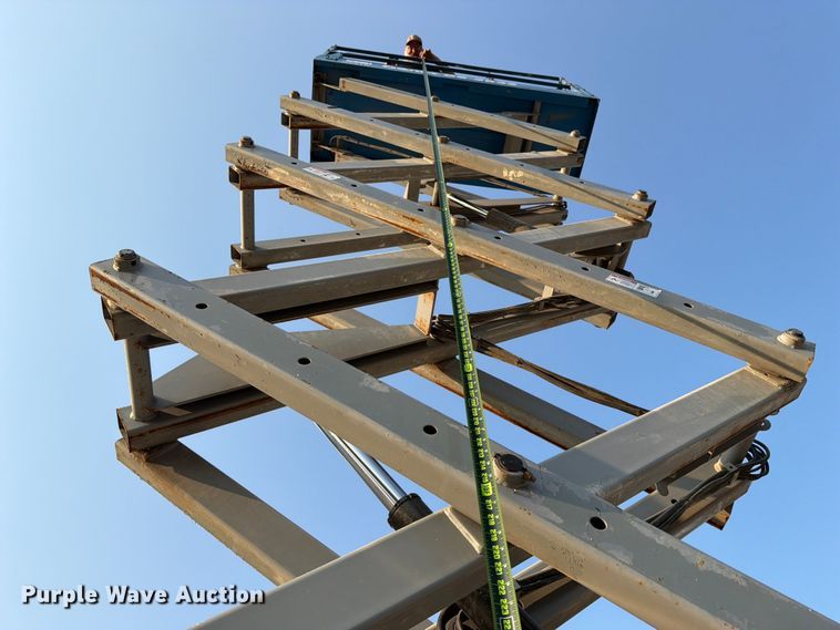 image for item FN2544 2008 Genie GS-3232 scissor lift