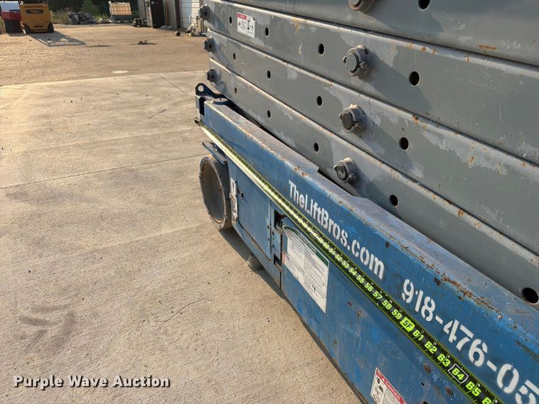 image for item FN2544 2008 Genie GS-3232 scissor lift