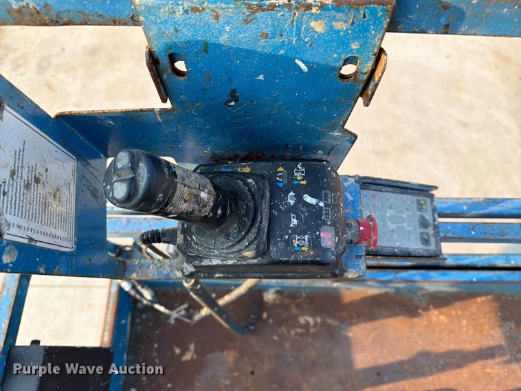image for item FN2544 2008 Genie GS-3232 scissor lift