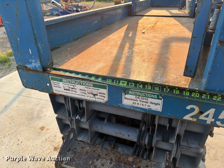 image for item FN2544 2008 Genie GS-3232 scissor lift