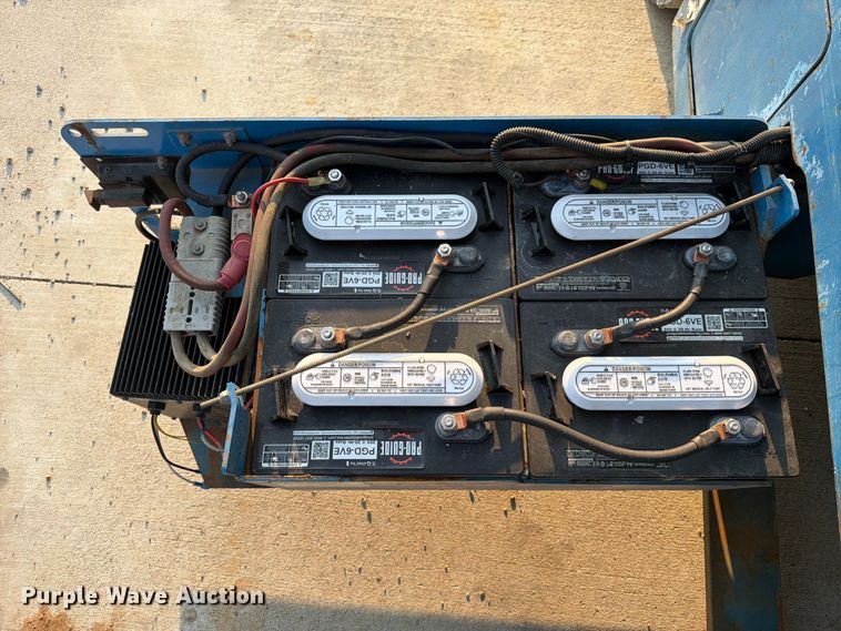 image for item FN2544 2008 Genie GS-3232 scissor lift