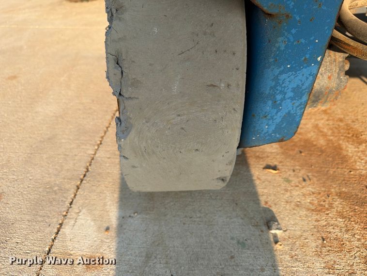 image for item FN2544 2008 Genie GS-3232 scissor lift