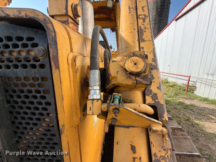 image for item FN2551 1994 John Deere 750 BLT dozer