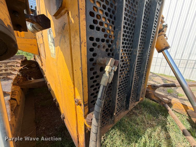 image for item FN2551 1994 John Deere 750 BLT dozer