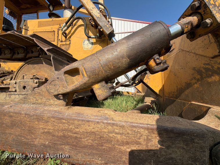 image for item FN2551 1994 John Deere 750 BLT dozer