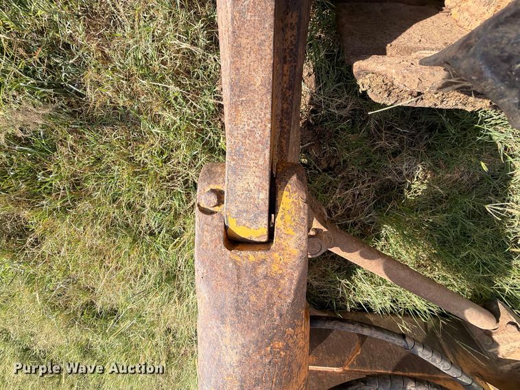 image for item FN2551 1994 John Deere 750 BLT dozer