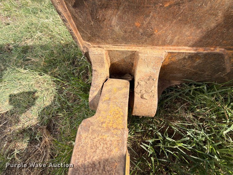 image for item FN2551 1994 John Deere 750 BLT dozer