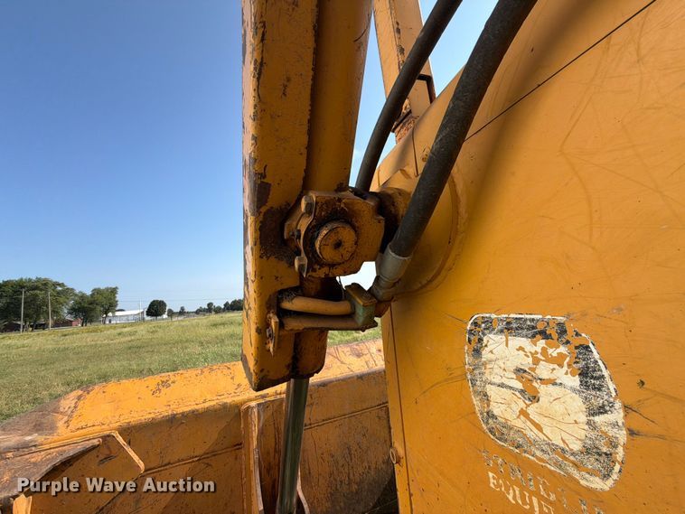 image for item FN2551 1994 John Deere 750 BLT dozer