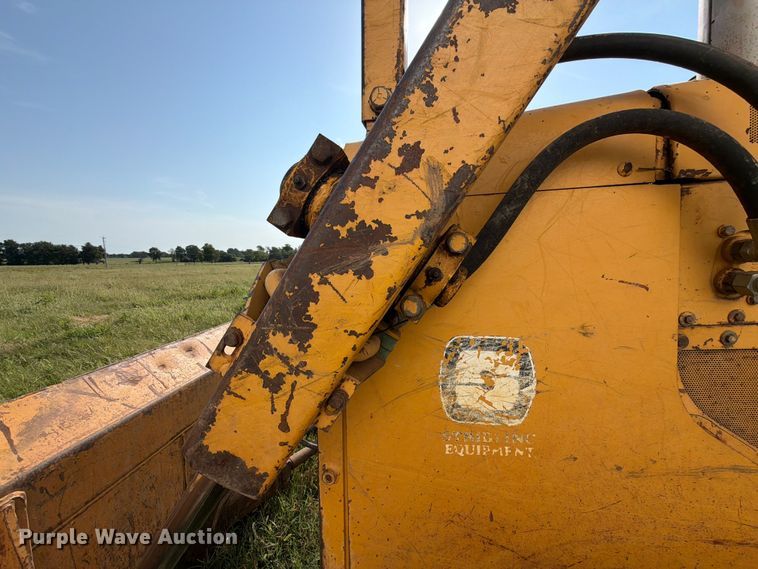 image for item FN2551 1994 John Deere 750 BLT dozer