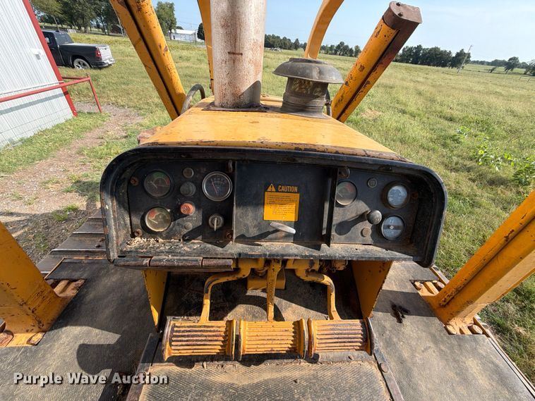 image for item FN2551 1994 John Deere 750 BLT dozer