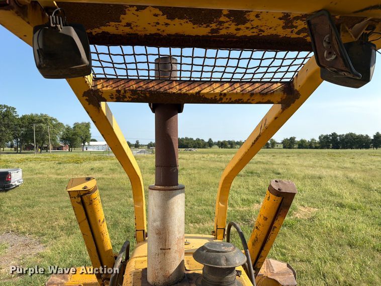 image for item FN2551 1994 John Deere 750 BLT dozer