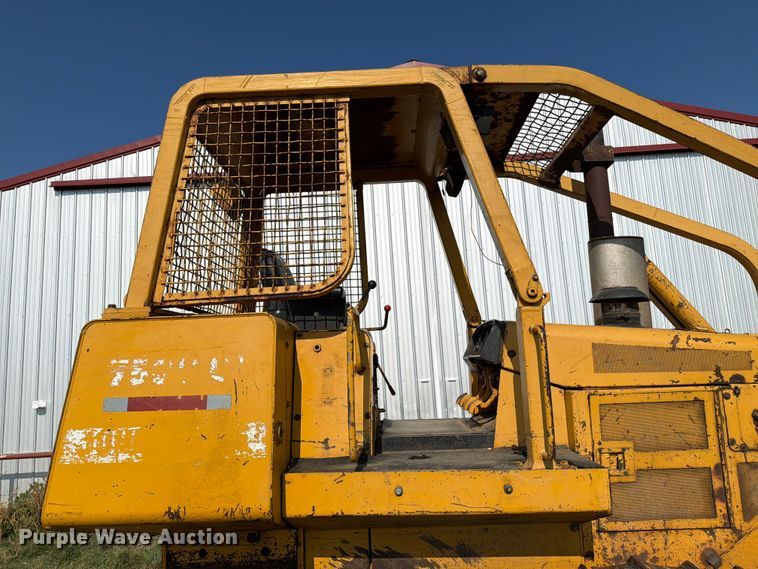 image for item FN2551 1994 John Deere 750 BLT dozer