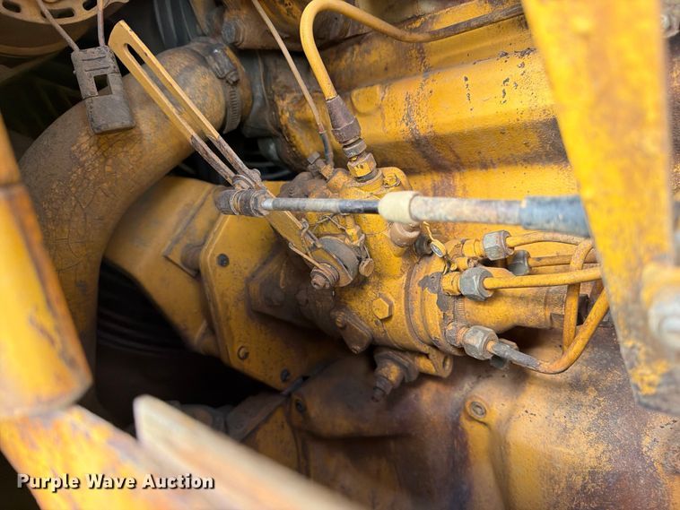 image for item FN2551 1994 John Deere 750 BLT dozer