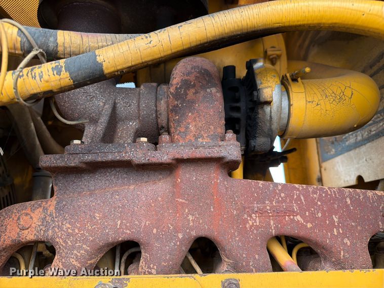 image for item FN2551 1994 John Deere 750 BLT dozer