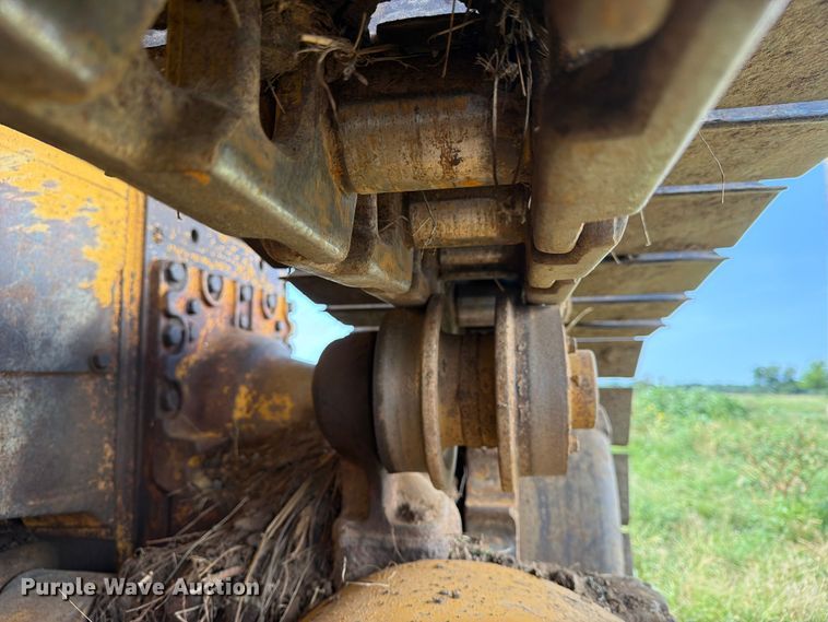 image for item FN2551 1994 John Deere 750 BLT dozer