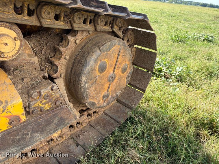 image for item FN2551 1994 John Deere 750 BLT dozer