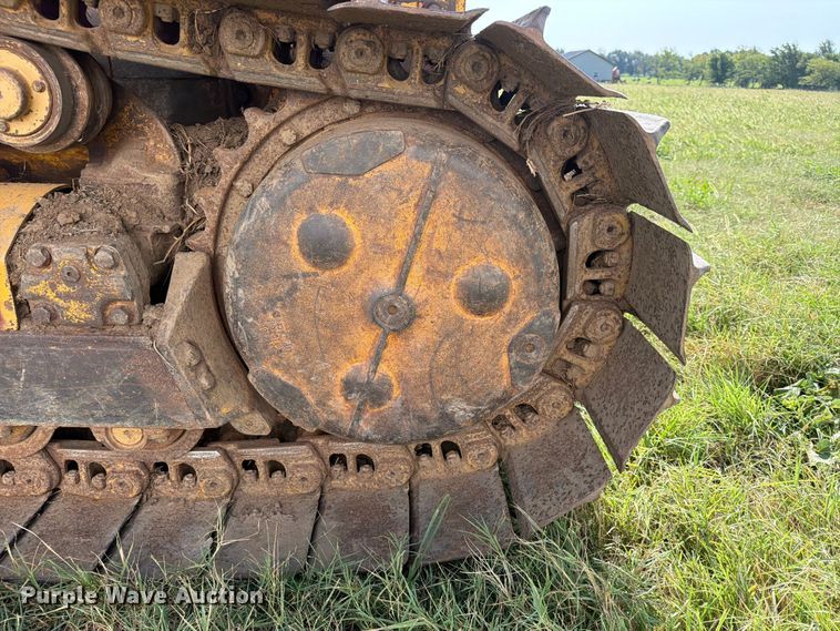 image for item FN2551 1994 John Deere 750 BLT dozer