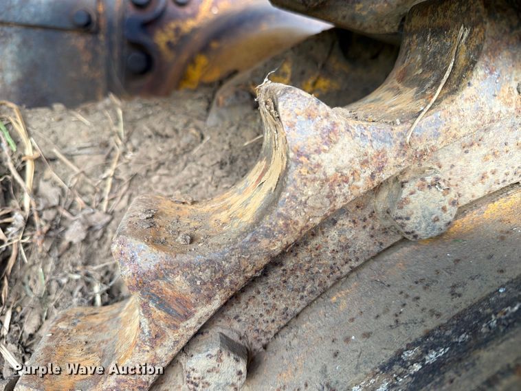 image for item FN2551 1994 John Deere 750 BLT dozer