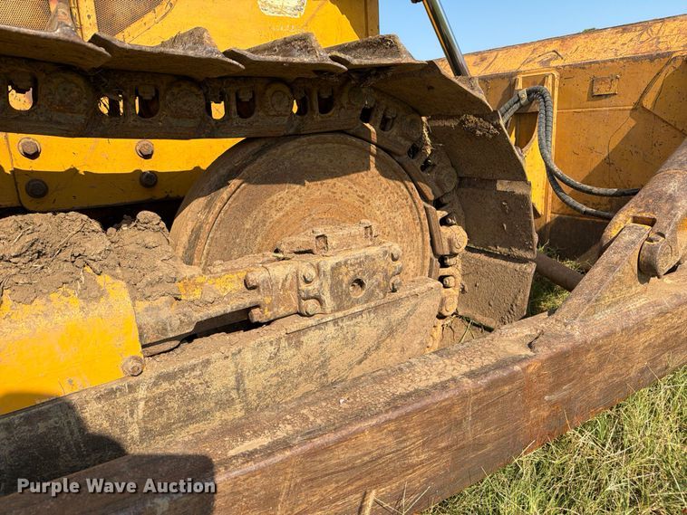 image for item FN2551 1994 John Deere 750 BLT dozer