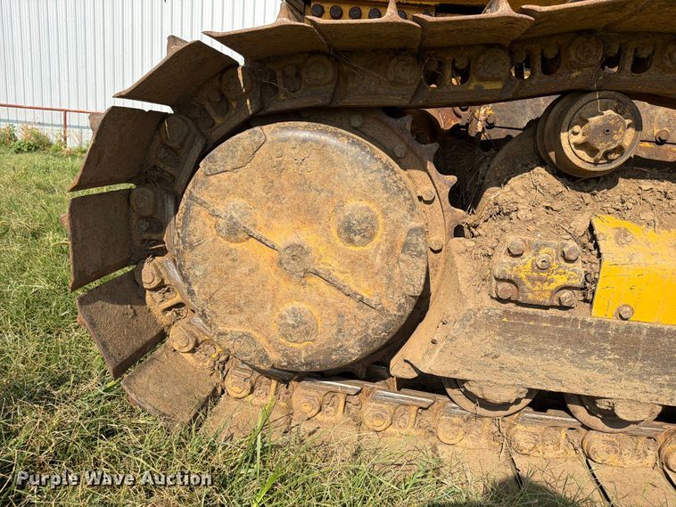 image for item FN2551 1994 John Deere 750 BLT dozer