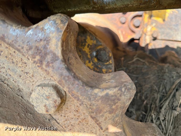 image for item FN2551 1994 John Deere 750 BLT dozer