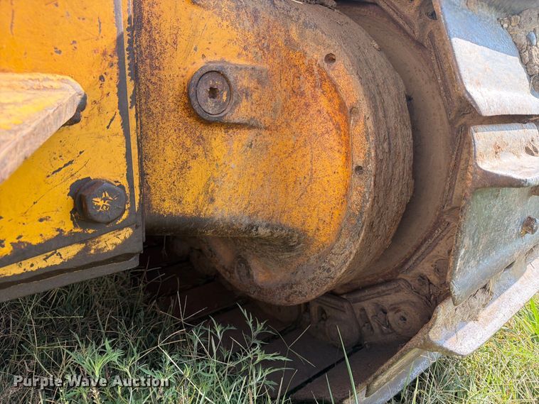 image for item FN2551 1994 John Deere 750 BLT dozer