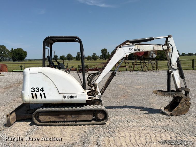 image for item FN2554 2002 Bobcat 334 mini excavator