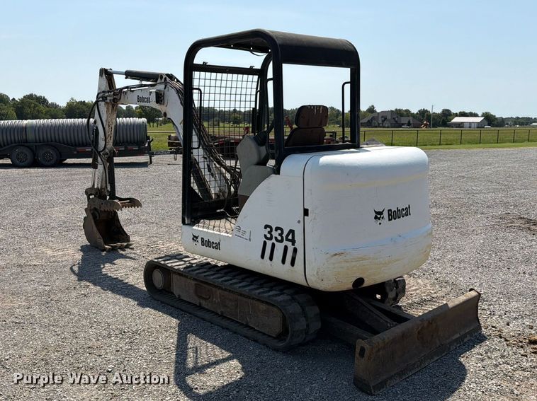 image for item FN2554 2002 Bobcat 334 mini excavator