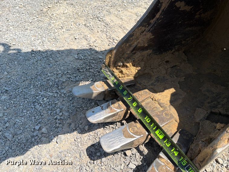 image for item FN2554 2002 Bobcat 334 mini excavator
