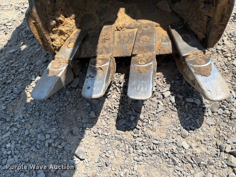 image for item FN2554 2002 Bobcat 334 mini excavator