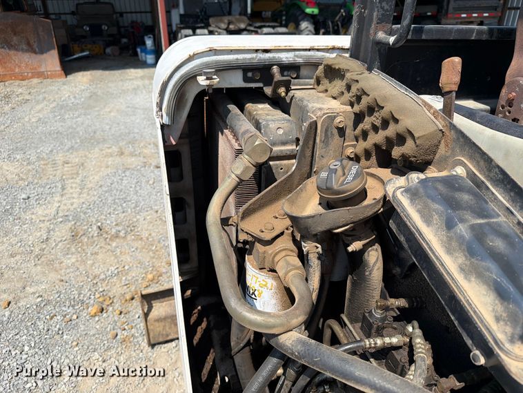 image for item FN2554 2002 Bobcat 334 mini excavator