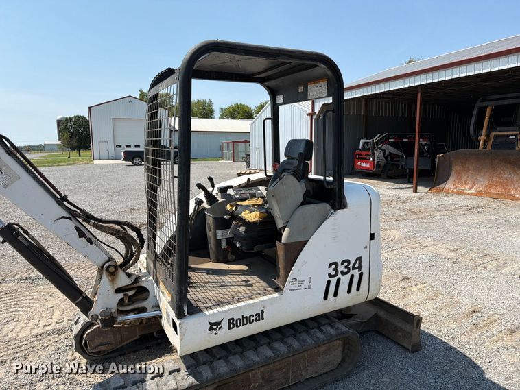 image for item FN2554 2002 Bobcat 334 mini excavator