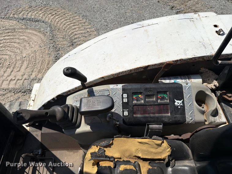 image for item FN2554 2002 Bobcat 334 mini excavator