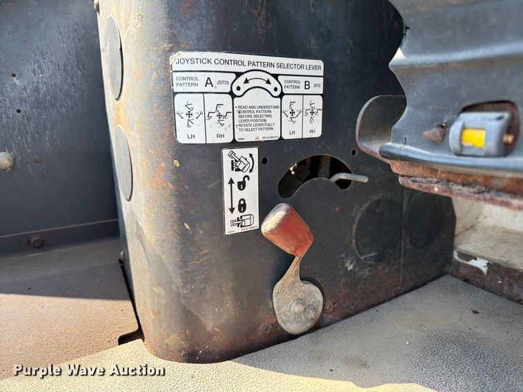 image for item FN2554 2002 Bobcat 334 mini excavator