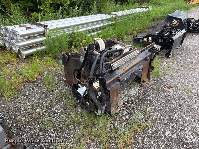 image for item FN5789 Caterpillar PC206 skid steer cold planer