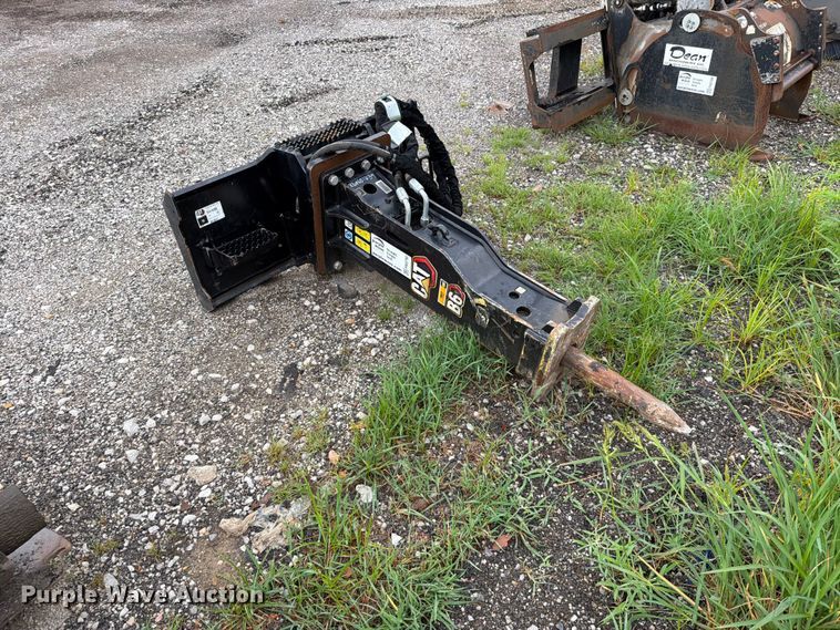 image for item FN5790 2023 Caterpillar B6 skid steer breaker