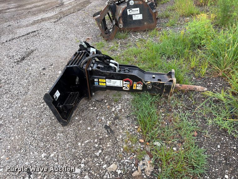 image for item FN5790 2023 Caterpillar B6 skid steer breaker
