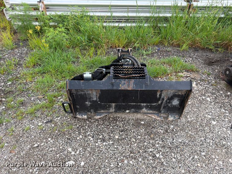 image for item FN5790 2023 Caterpillar B6 skid steer breaker
