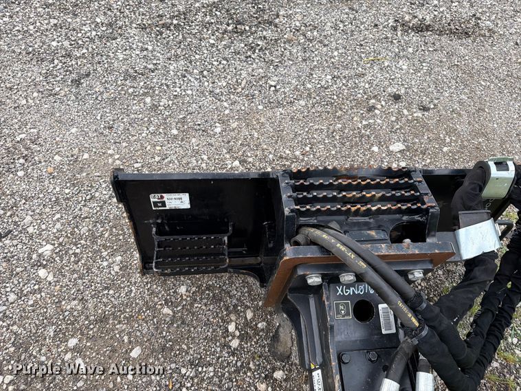 image for item FN5790 2023 Caterpillar B6 skid steer breaker