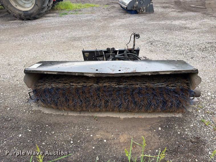 image for item FN5791 2017 Caterpillar BA118C skid steer sweeper