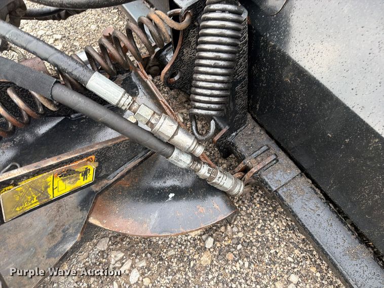 image for item FN5791 2017 Caterpillar BA118C skid steer sweeper