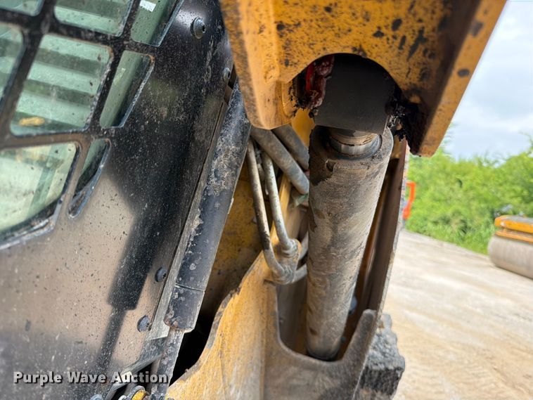 image for item FN5792 2024 Caterpillar 262D3 skid steer loader