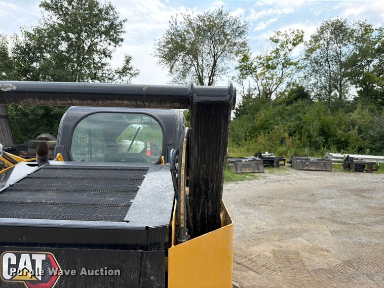 image for item FN5792 2024 Caterpillar 262D3 skid steer loader